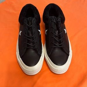 Converse One Star Black shoes with faux fur trim